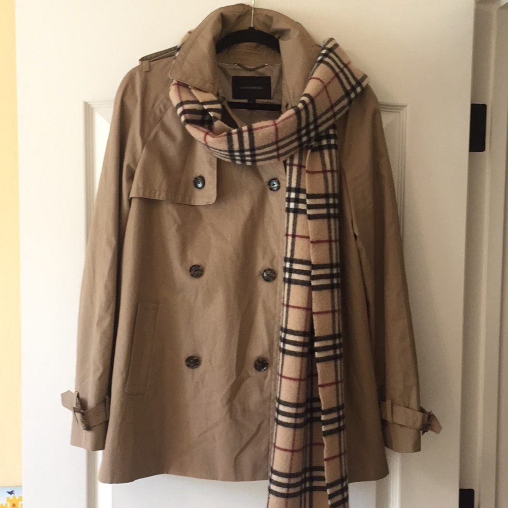 Discounted Shipping! BR Trench Coat M Dark Tan!